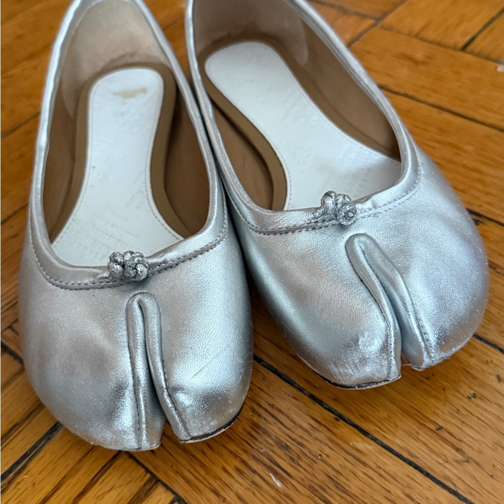 Silver Tabi Ballet Flats - Picture 3 of 6